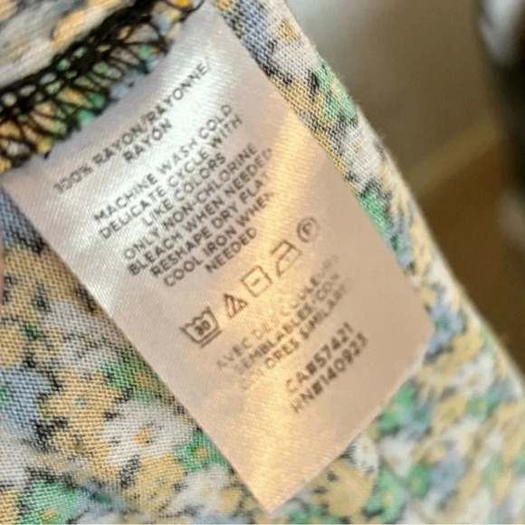 LOFT| Green/Blue/Yellow Floral Peplum  Sleeveless Halter Knit Top Shirt Size XS - Picture 5 of 5